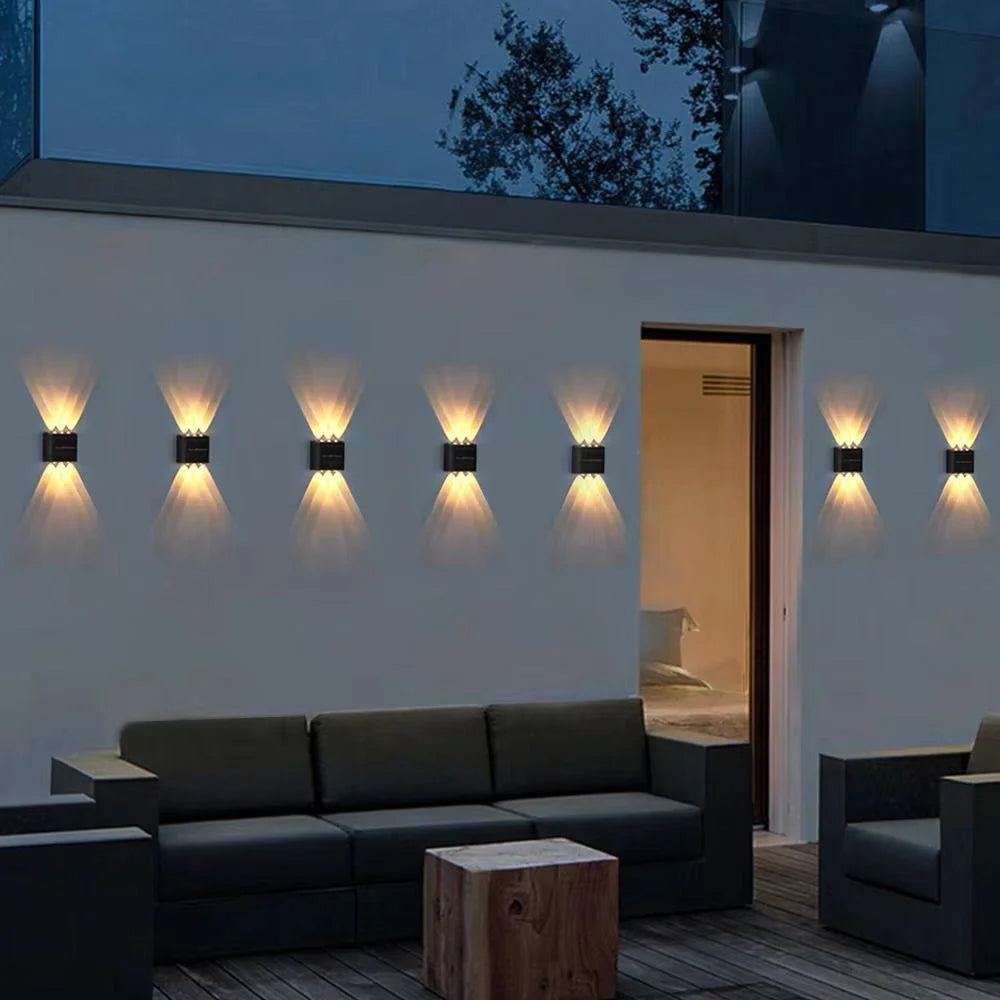 Aurevia™ Ledge 6 LED Solar Fence Light
